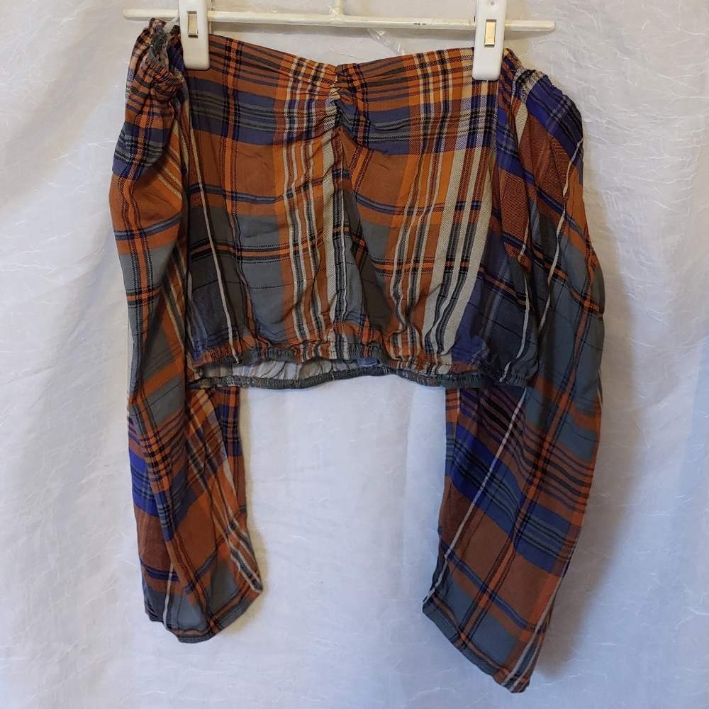 Off-shoulder Cropped Peasant Top